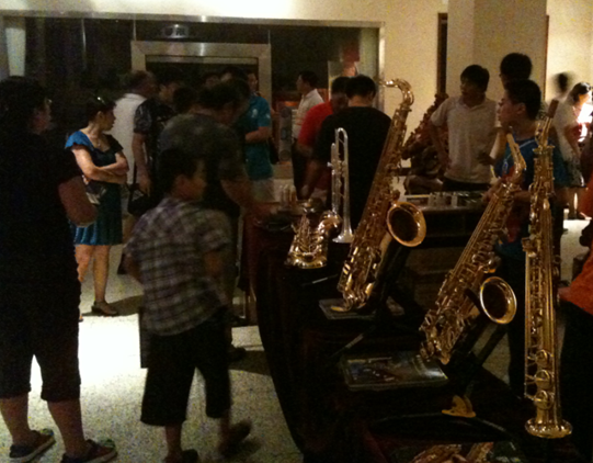 “JDB电子网址之夜”萨克斯管音乐会暨CUSTOM-VIP俱乐部活动在烟台成功举办